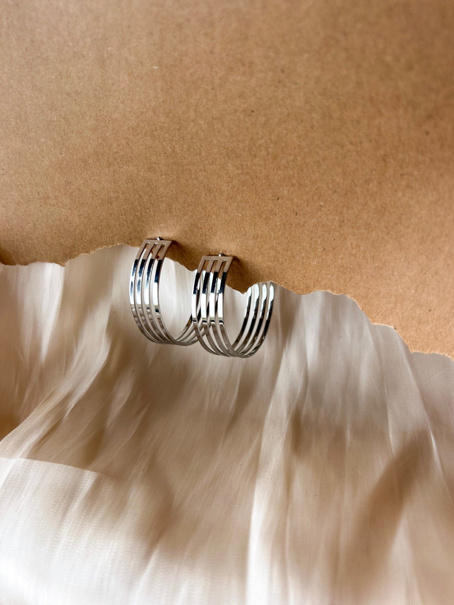 Calm circle oorbellen - Zilver